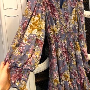 (NWT) Floral ChicWish XS Poofy-Sleeved Dress